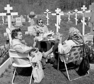 Social gathering and sharing a meal during Russian Easter honoring the dead, Spring Valley, New Jersey, 1997